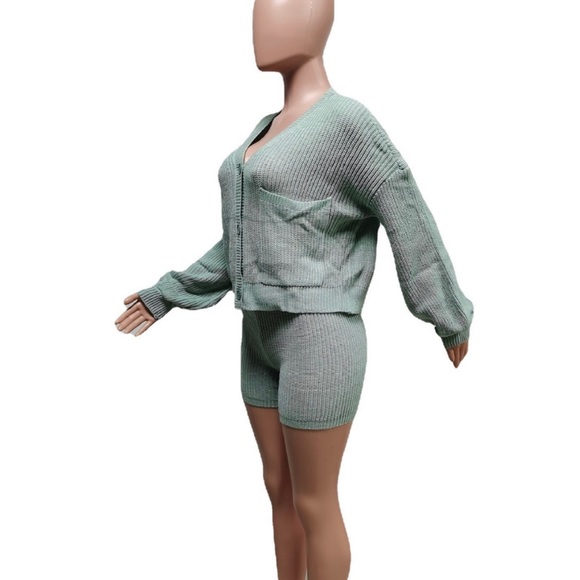 Two piece - Picture 2 of 6